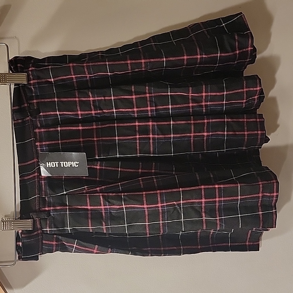 Black & Pink Plaid Mini Skirt NWT Size XS from Hot Topic
